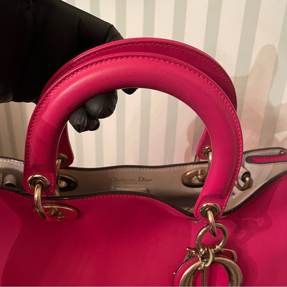 Dior Medium Diorissimo Bag Fuchsia Leather
2 Dust Bag Pouch Strap COA - Picture 11 of 15